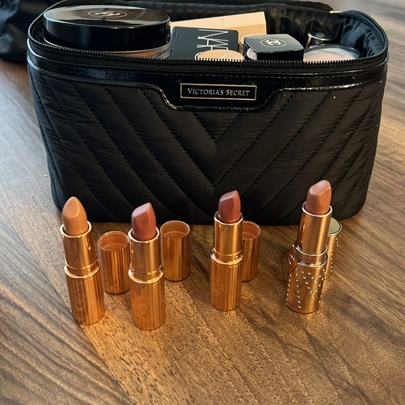 LIKE NEW Charlotte tilbury lipsticks - Picture 4 of 9